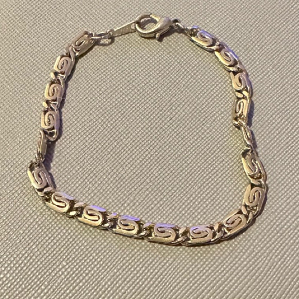 Charming Gold plated Bracelet